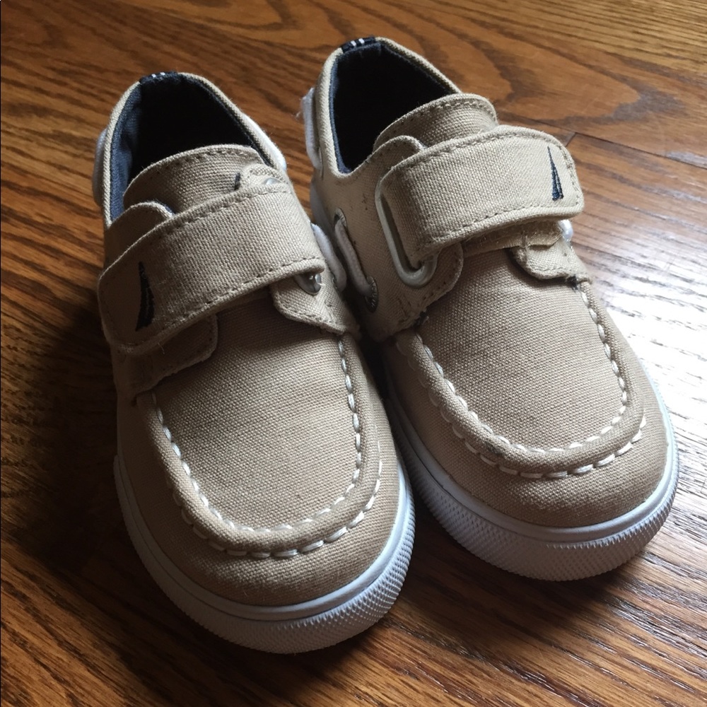 NWOT Nautica Shoes